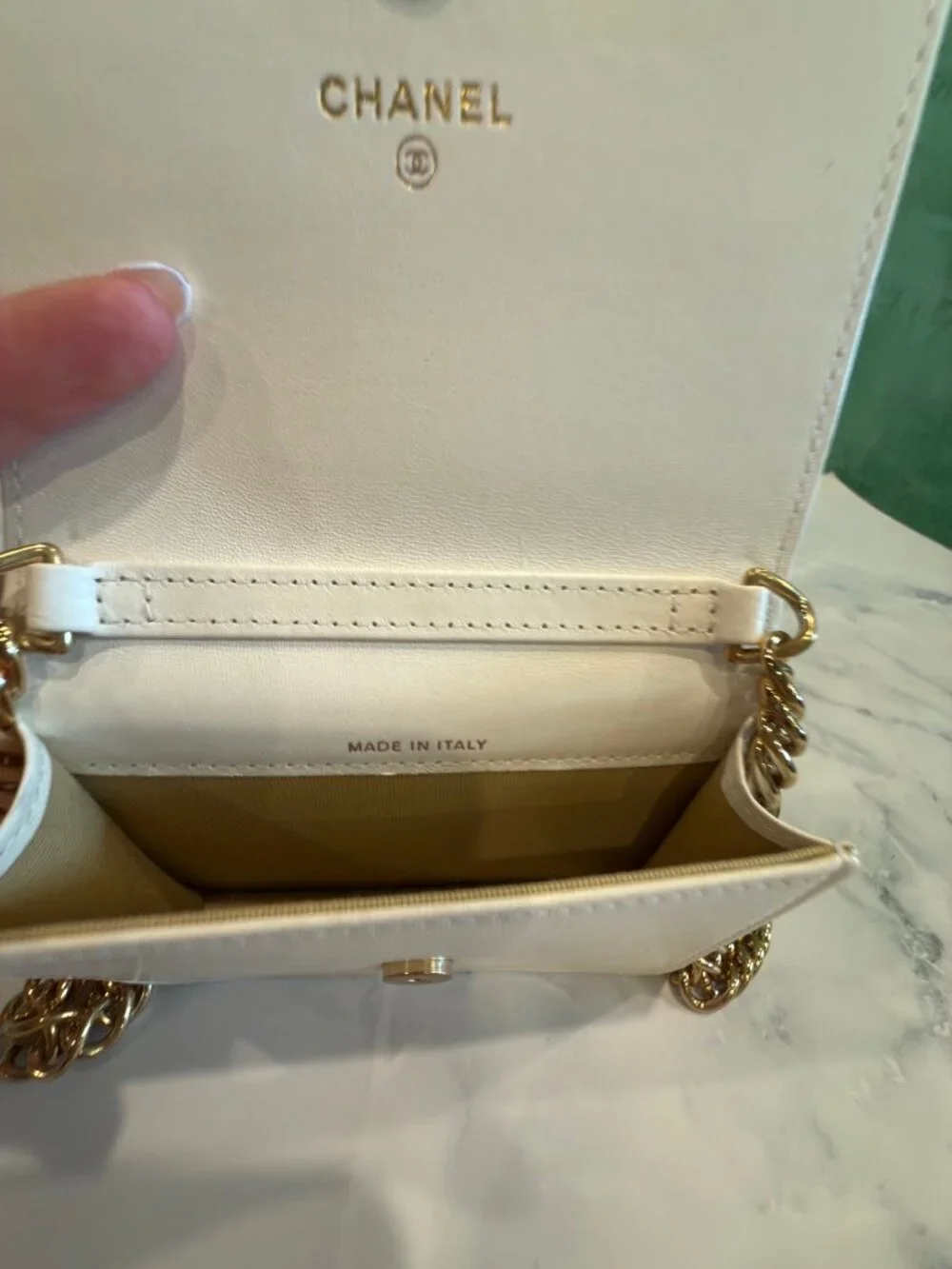 CHANEL 22s enamel